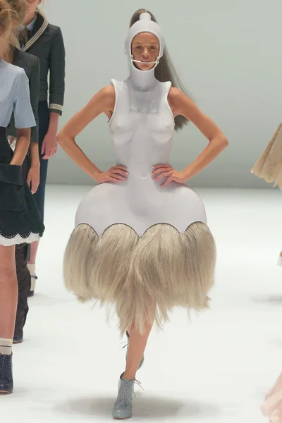 Look 30